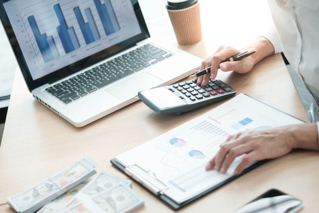 Can an accountant do bookeeping